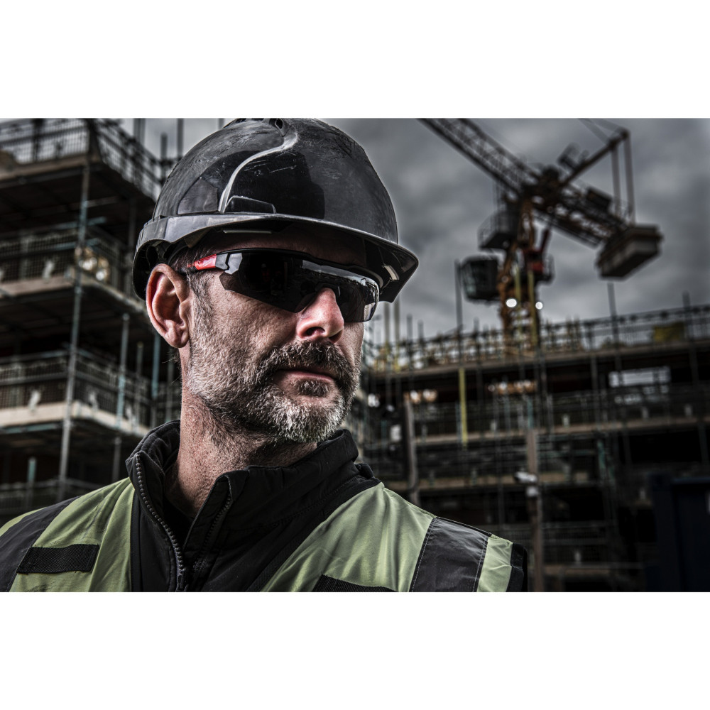 Milwaukee | Enhanced Safety Glasses Tinted scratch resistant safety glasses | Great Price | Online Store - Norwit.pl